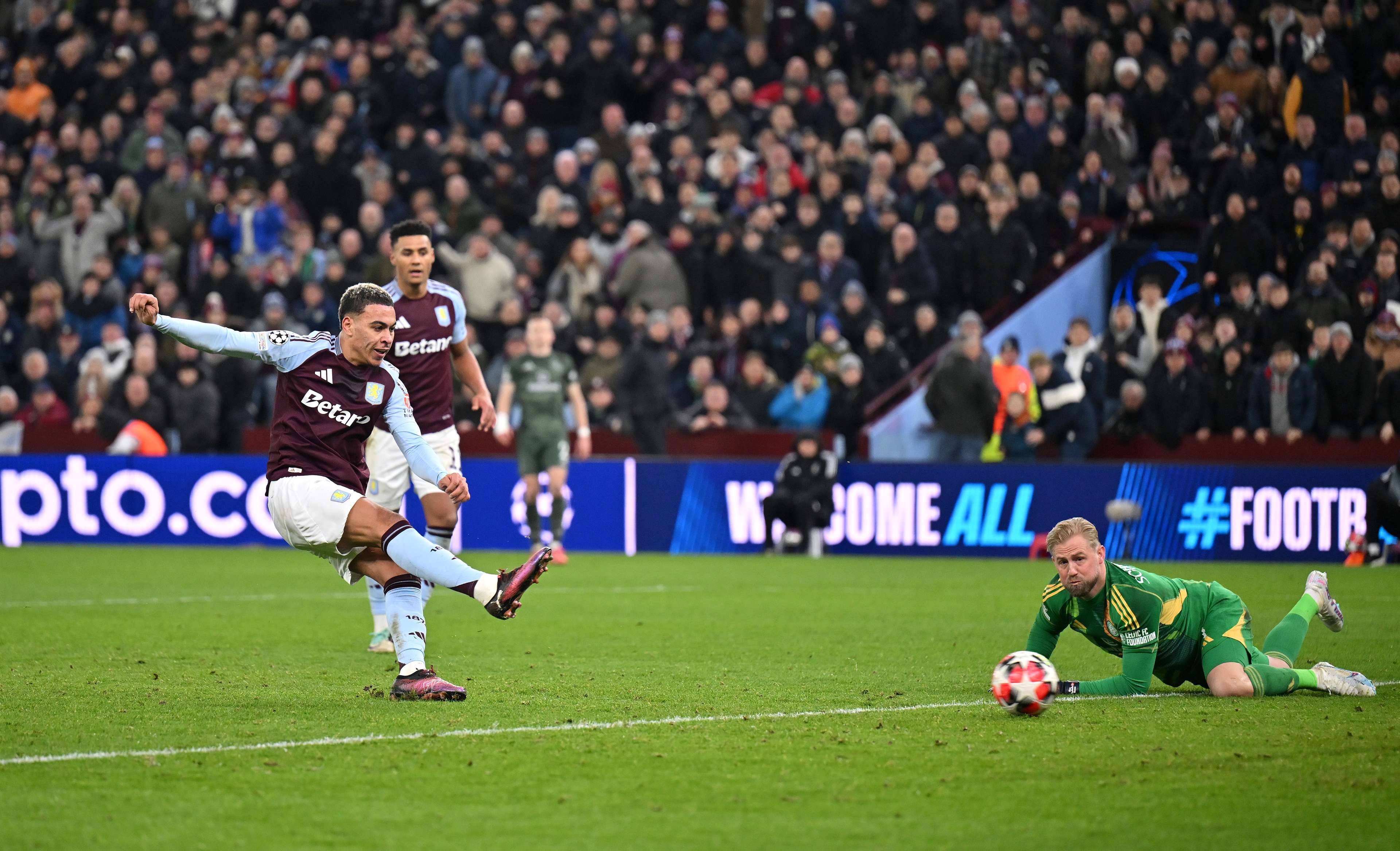 福建SBS潯興大家庭隆重迎接路易斯金加盟.